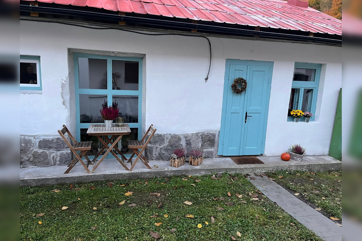 FOTO: Cena za prenájom romantickej chalúpky v Štiavnici ľudí poriadne zaskočila, foto 1