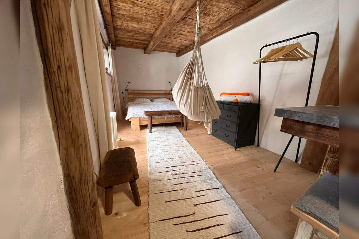 FOTO: Cena za prenájom romantickej chalúpky v Štiavnici ľudí poriadne zaskočila, foto 3