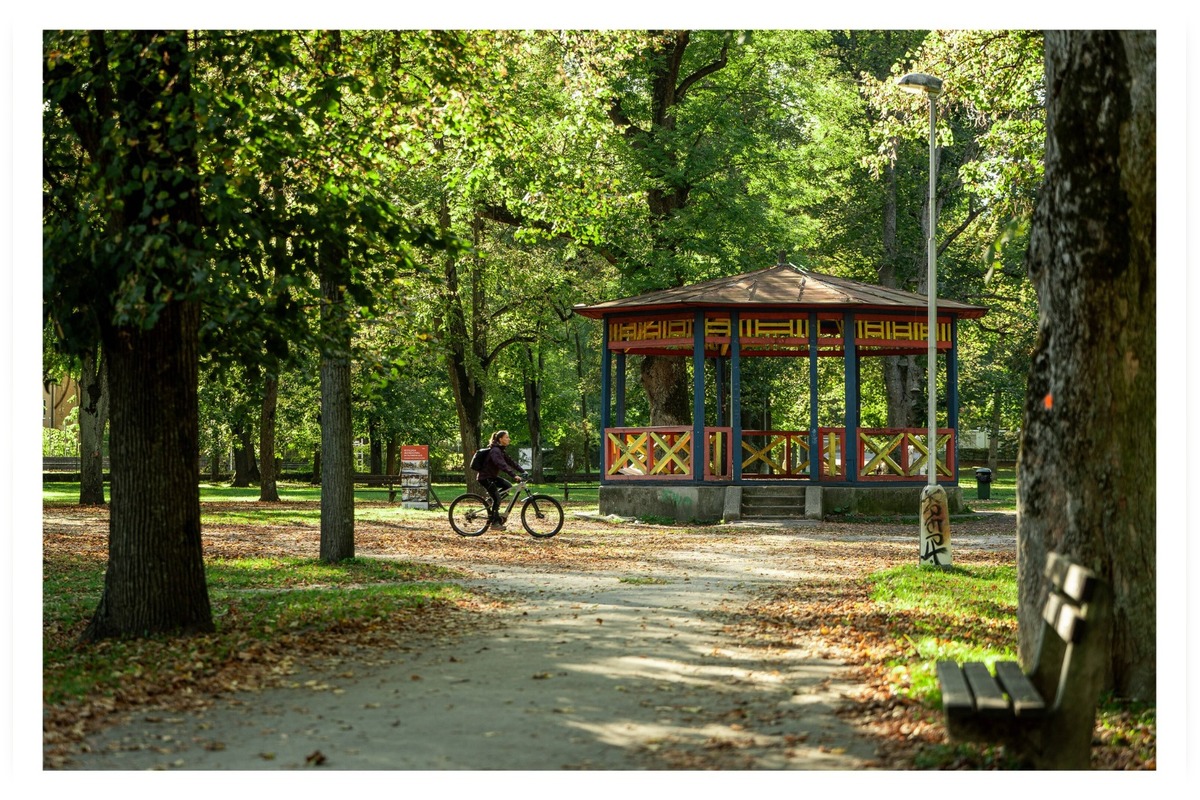 FOTO: Bystričania posielajú fotky a spomienky na Mestský park, foto 18