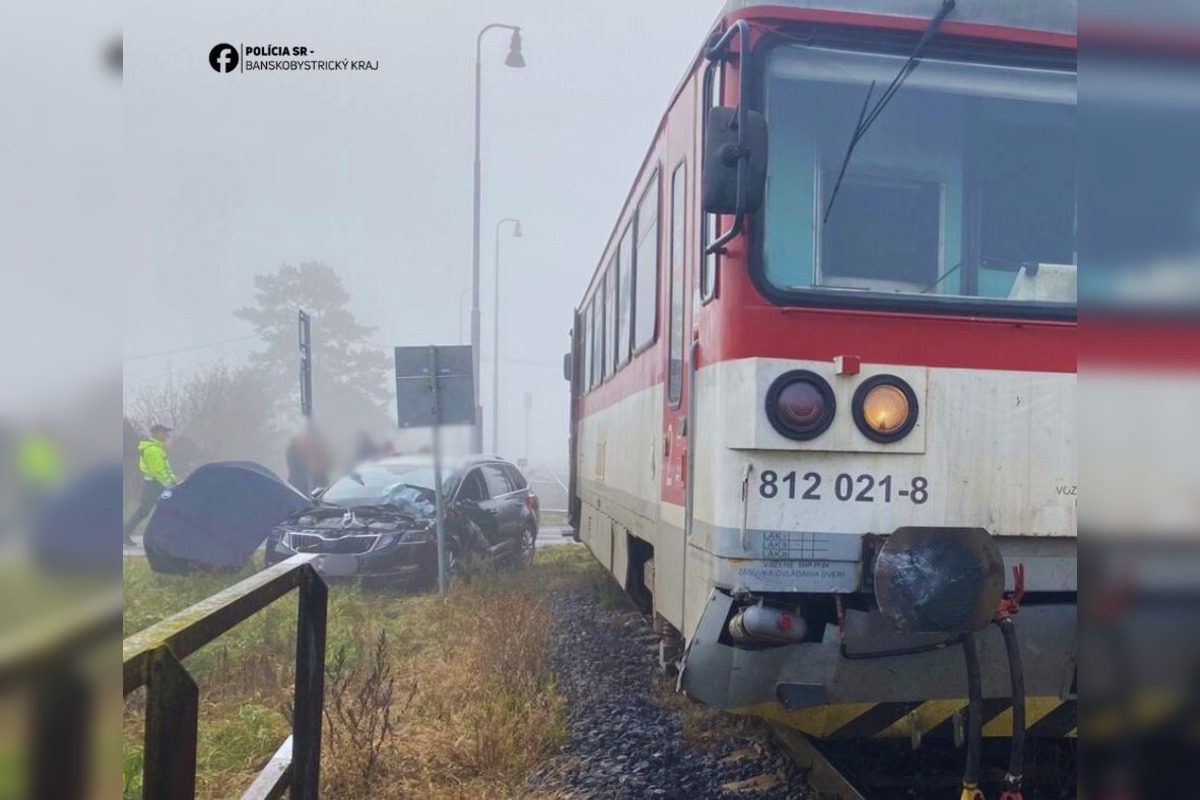FOTO: Zrážka vlaku s autom pri Dobrej Nive, foto 1