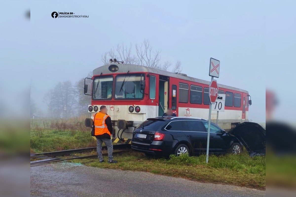 FOTO: Zrážka vlaku s autom pri Dobrej Nive, foto 2