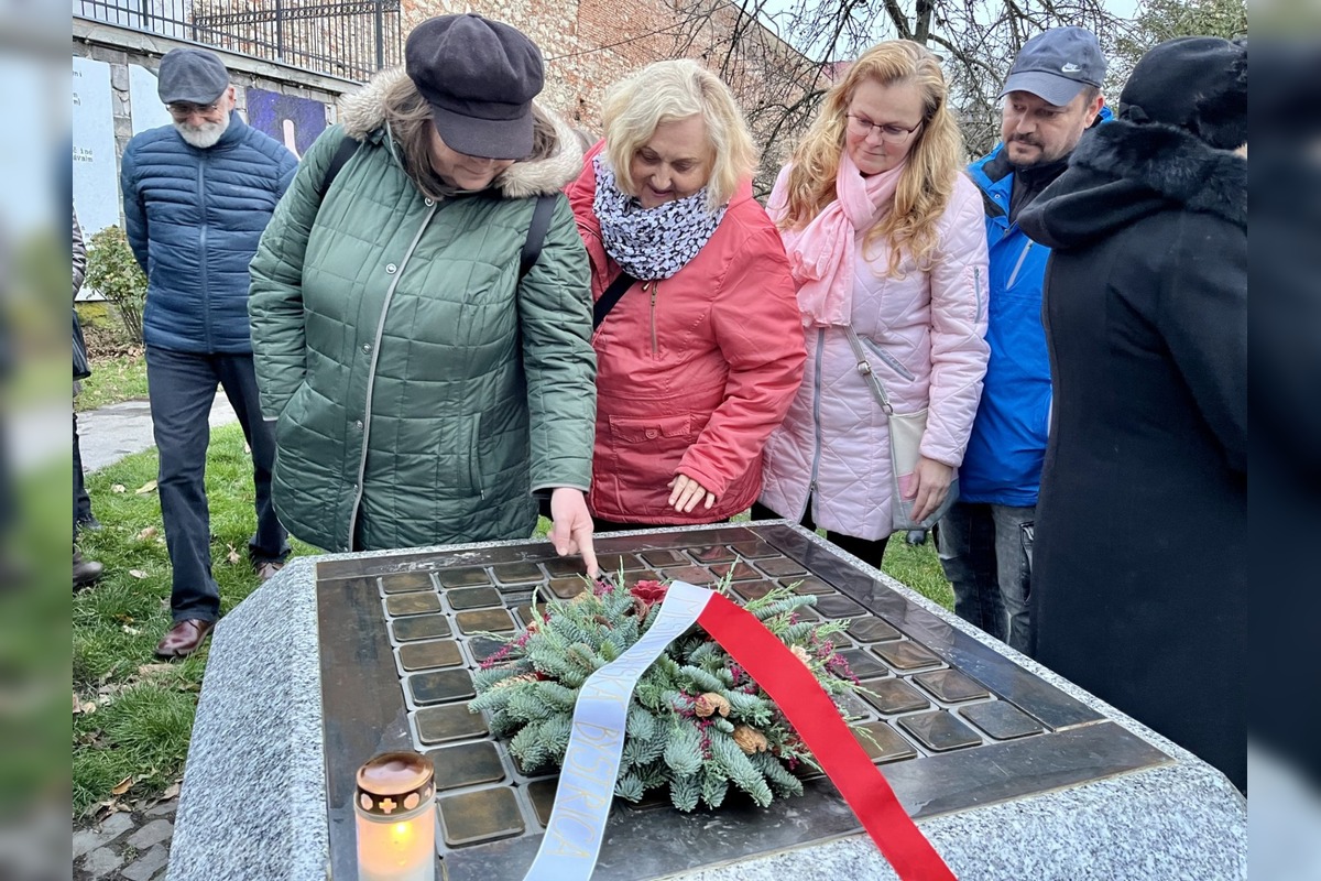 FOTO: Banskobystričania si 17. november pripomenú výsadbou stromov, foto 2