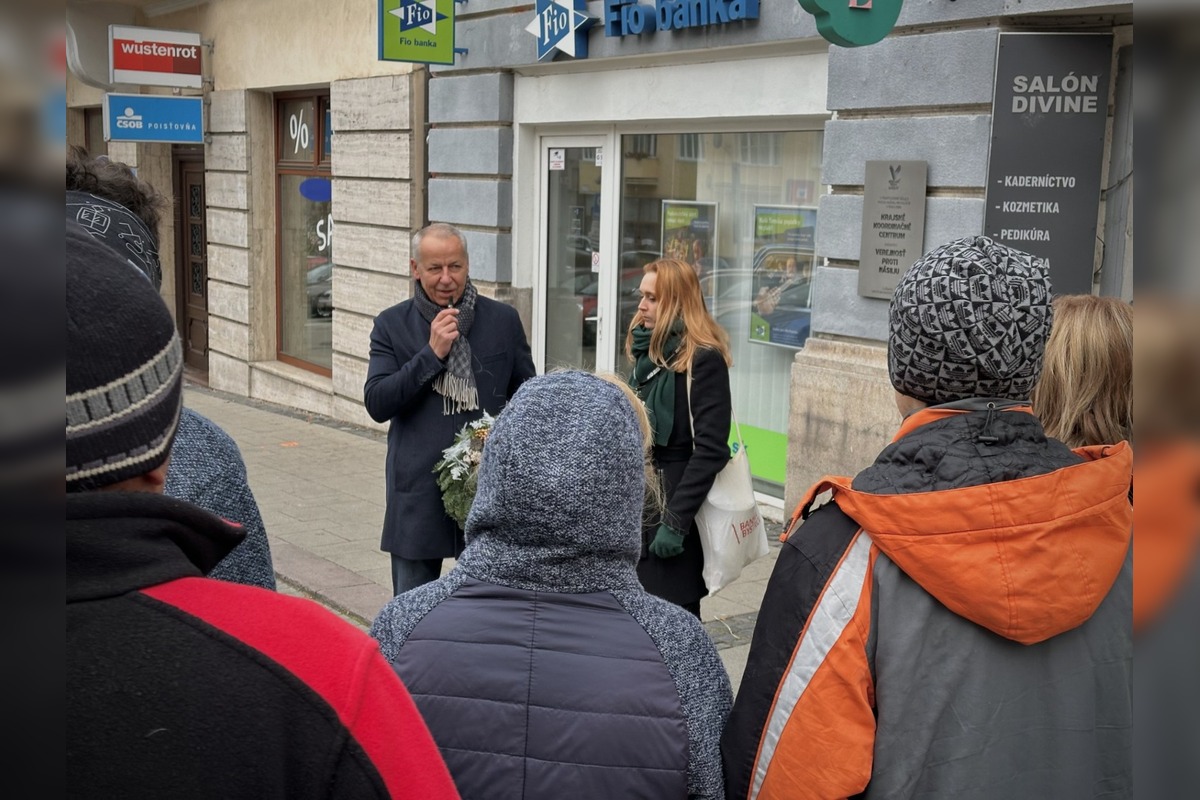FOTO: Banskobystričania si 17. november pripomenú výsadbou stromov, foto 4