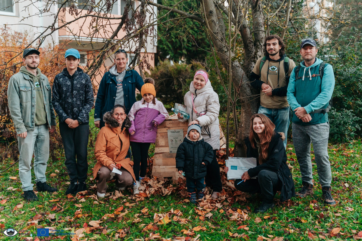 FOTO: Vo Zvolene umiestnili prvých päť zimovísk pre ježkov a drobné živočíchy , foto 8