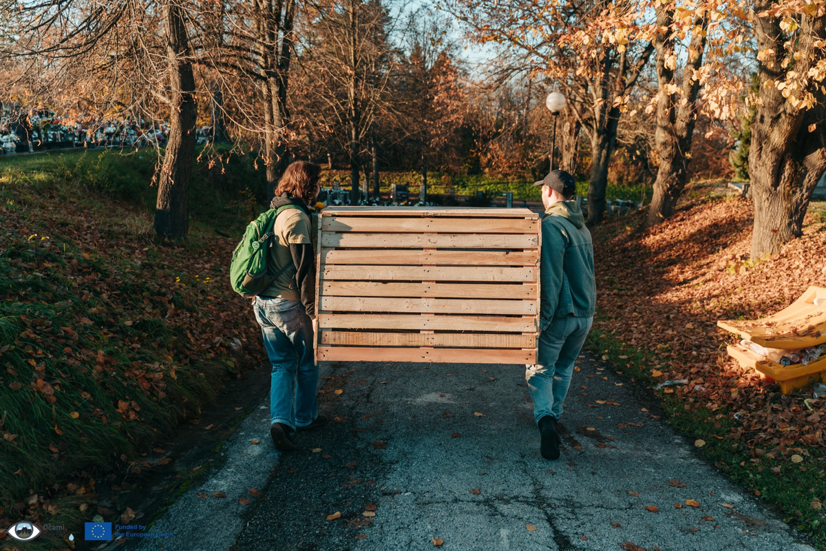 FOTO: Vo Zvolene umiestnili prvých päť zimovísk pre ježkov a drobné živočíchy , foto 11