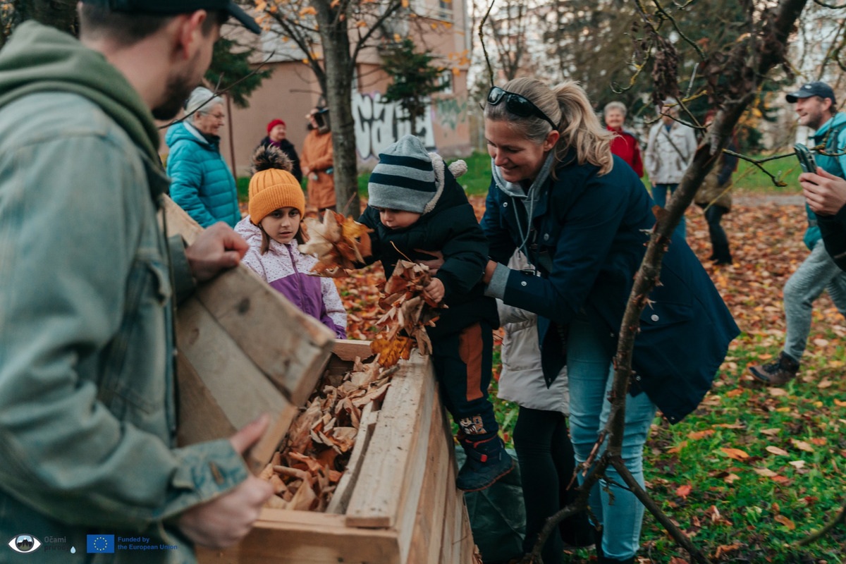 FOTO: Vo Zvolene umiestnili prvých päť zimovísk pre ježkov a drobné živočíchy , foto 12