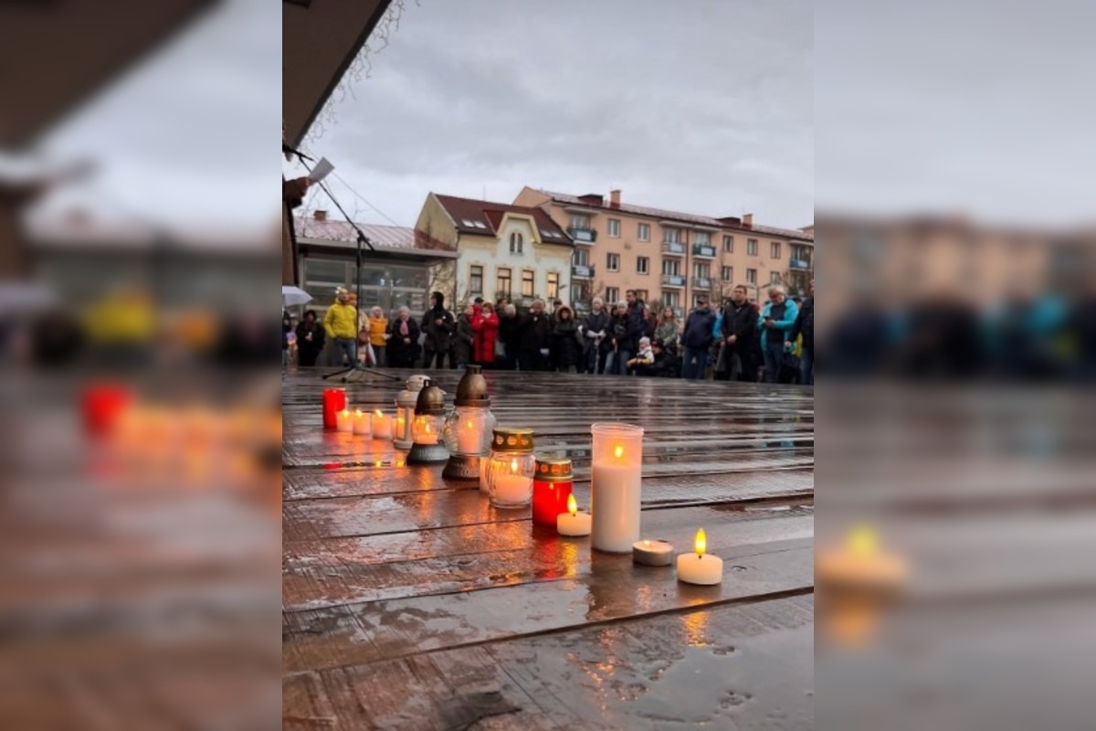 FOTO: Protesty a zhromaždenia k 17. novembru v Banskobystrickom kraji, foto 6