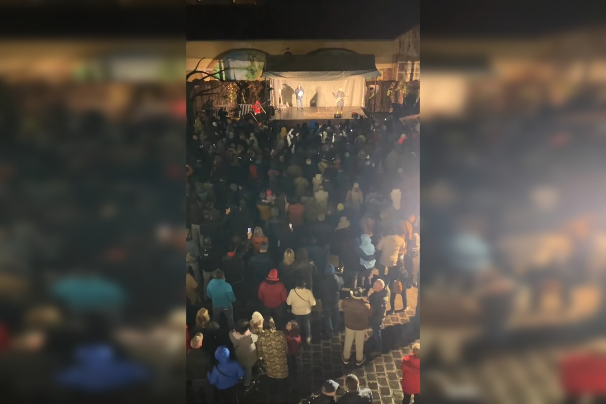 FOTO: Protesty a zhromaždenia k 17. novembru v Banskobystrickom kraji, foto 7