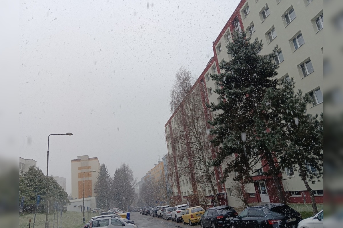 FOTO: Sneženie dorazilo do Banskobystrického kraja, foto 3