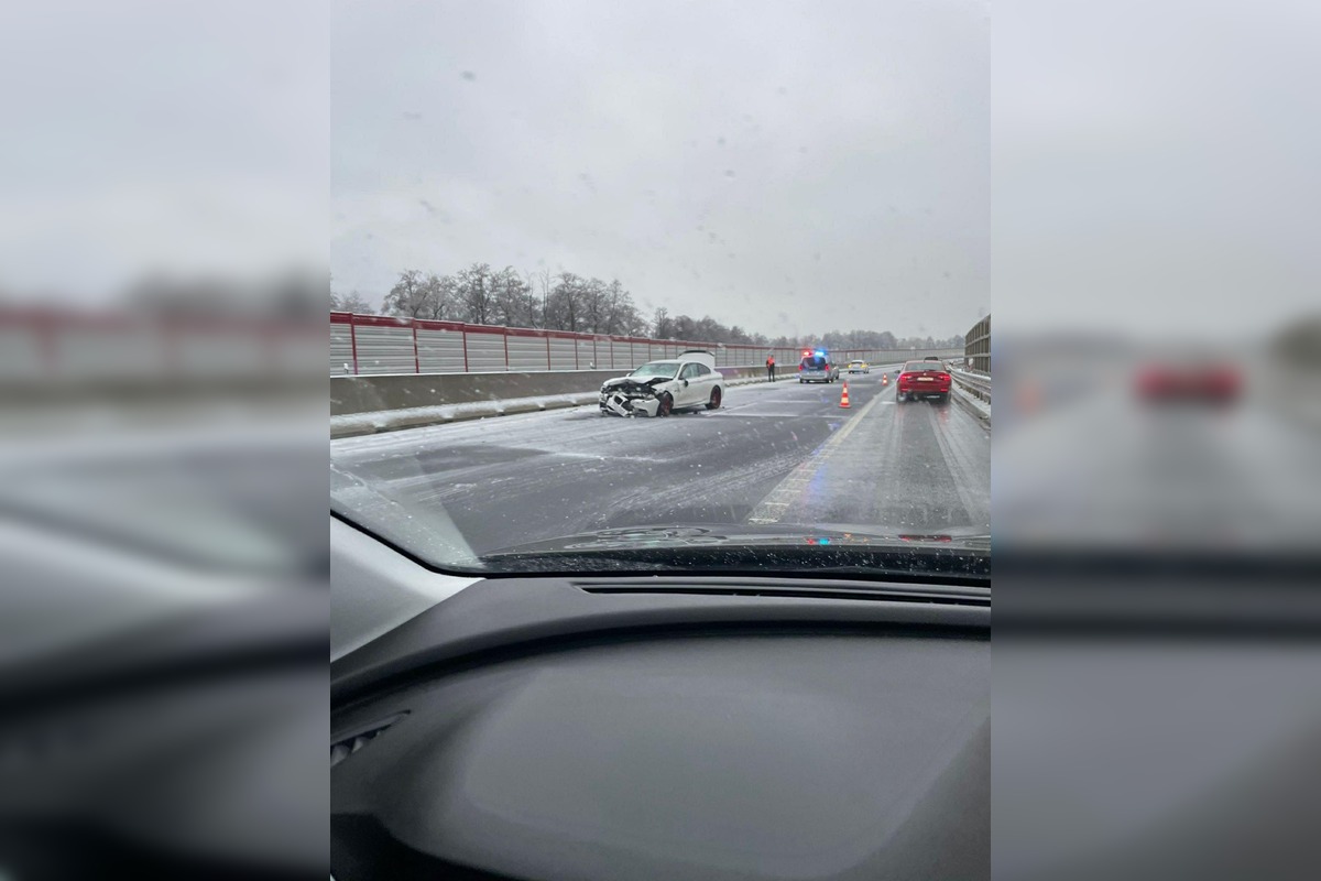 FOTO: Čerstvá nehoda na R2 pri Kriváni a Mýtnej, foto 1