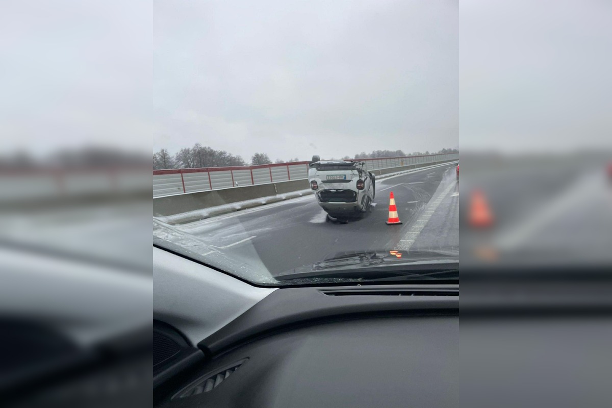 FOTO: Čerstvá nehoda na R2 pri Kriváni a Mýtnej, foto 2