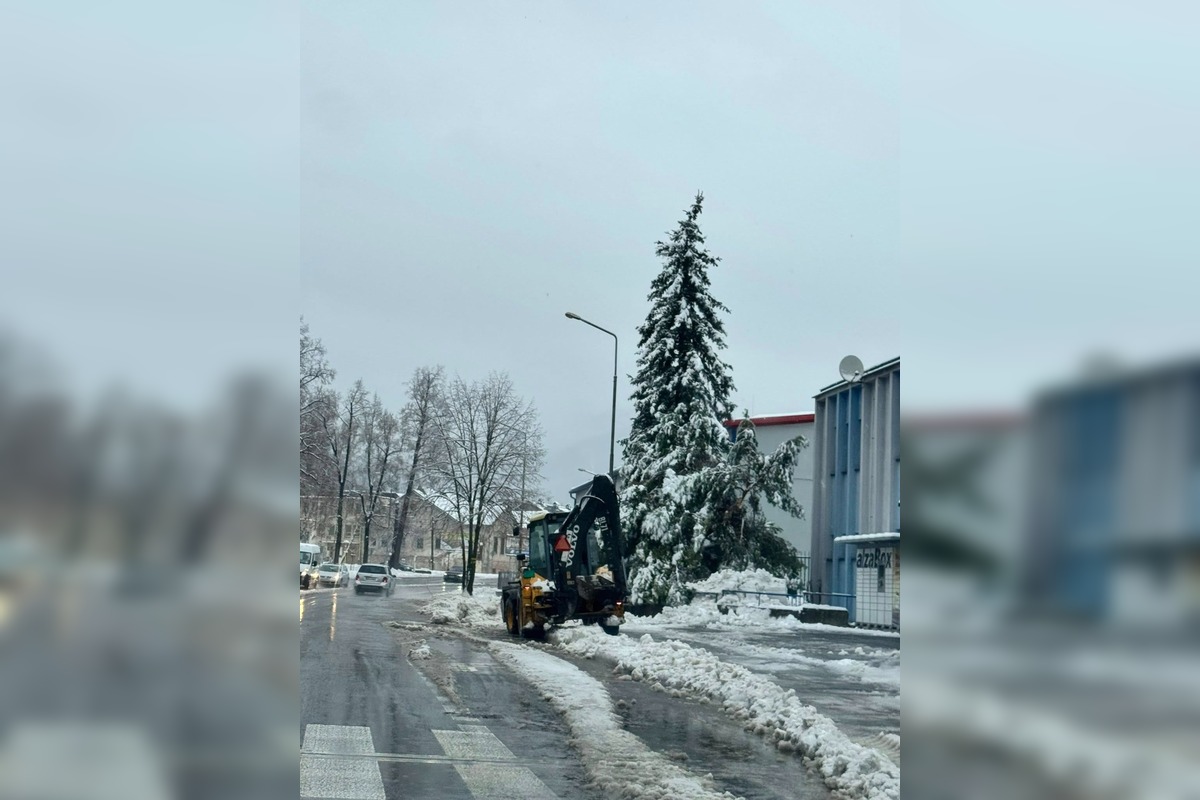FOTO: Snehová kalamita v Banskej Bystrici, foto 1