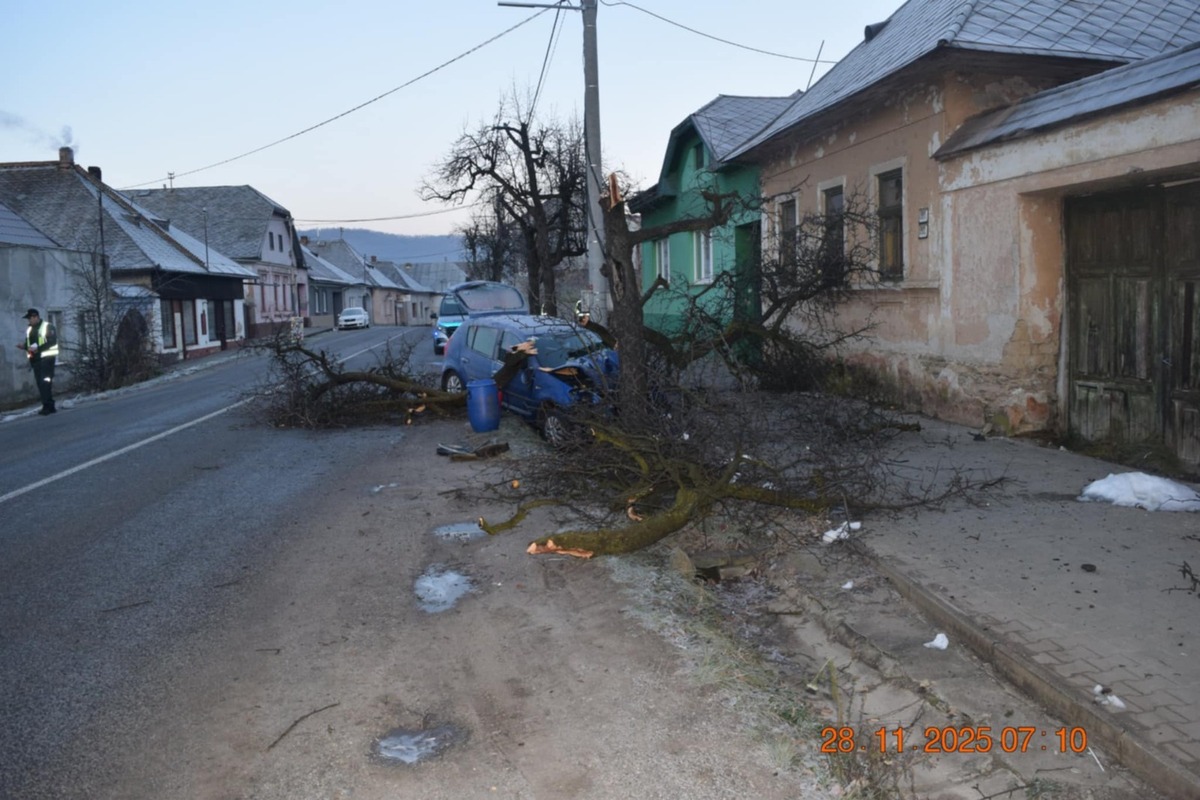 FOTO: Ranná nehoda v Jelšave, foto 2