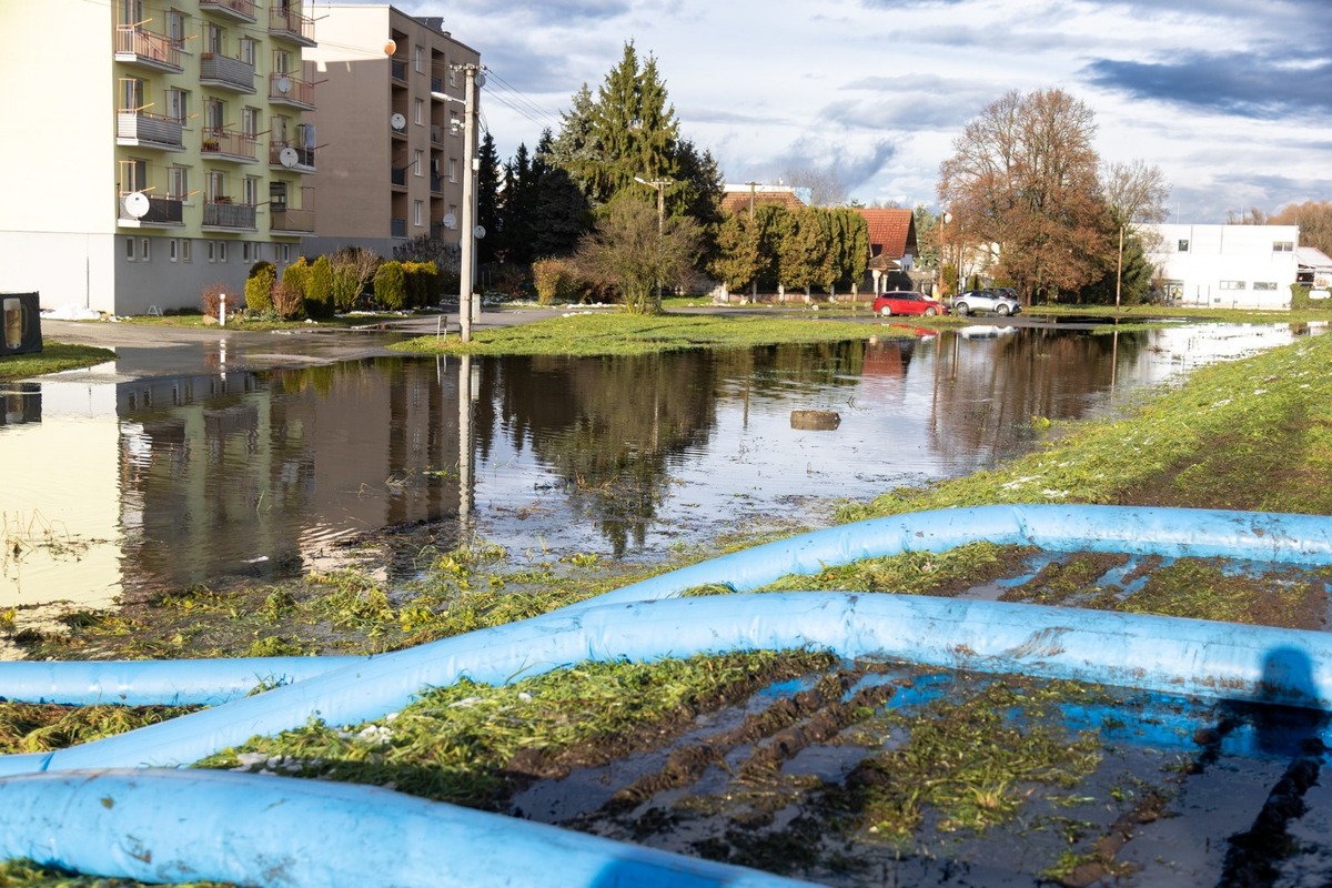 FOTO: Povodňové škody na Sliači sa naďalej rozširujú, foto 12