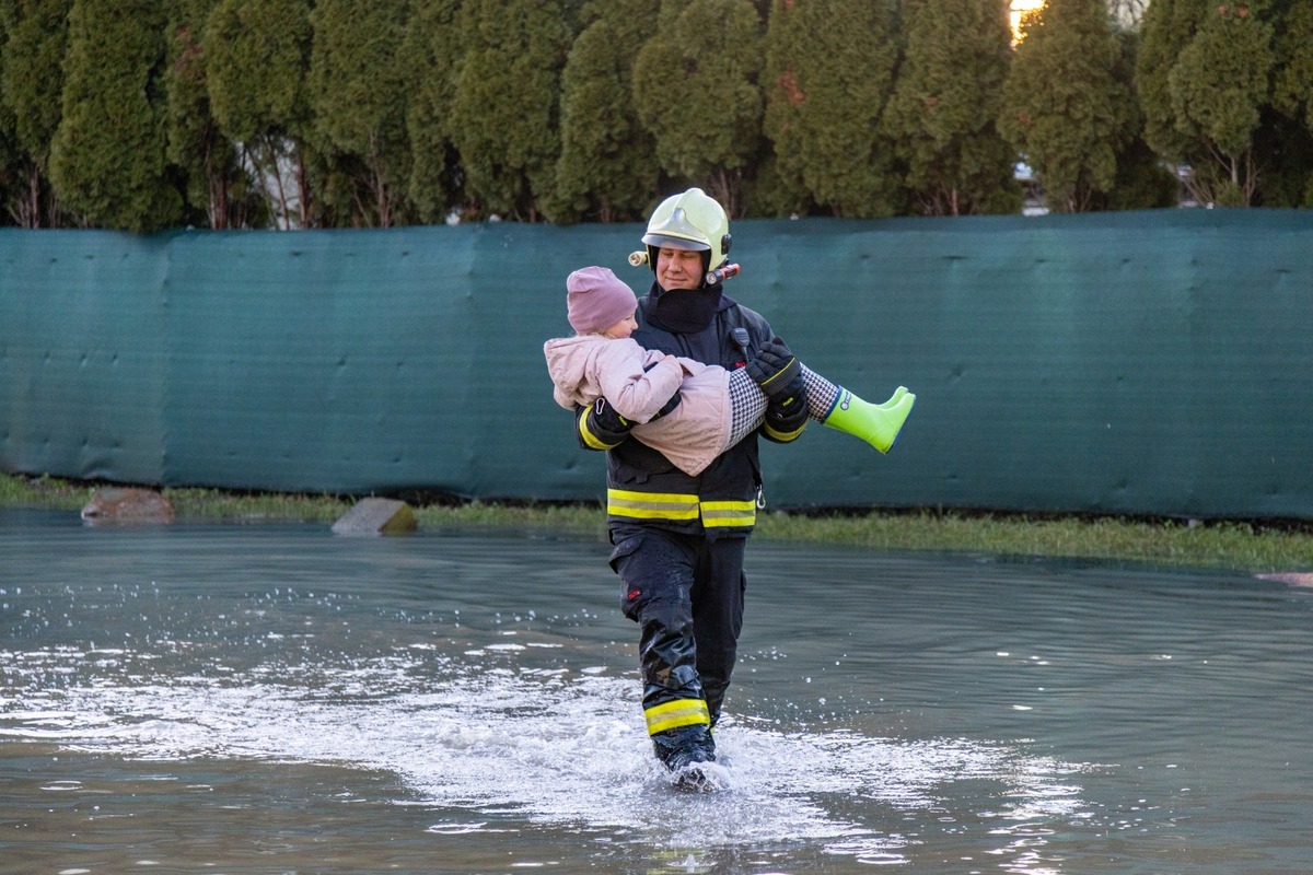 FOTO: Povodňové škody na Sliači sa naďalej rozširujú, foto 11