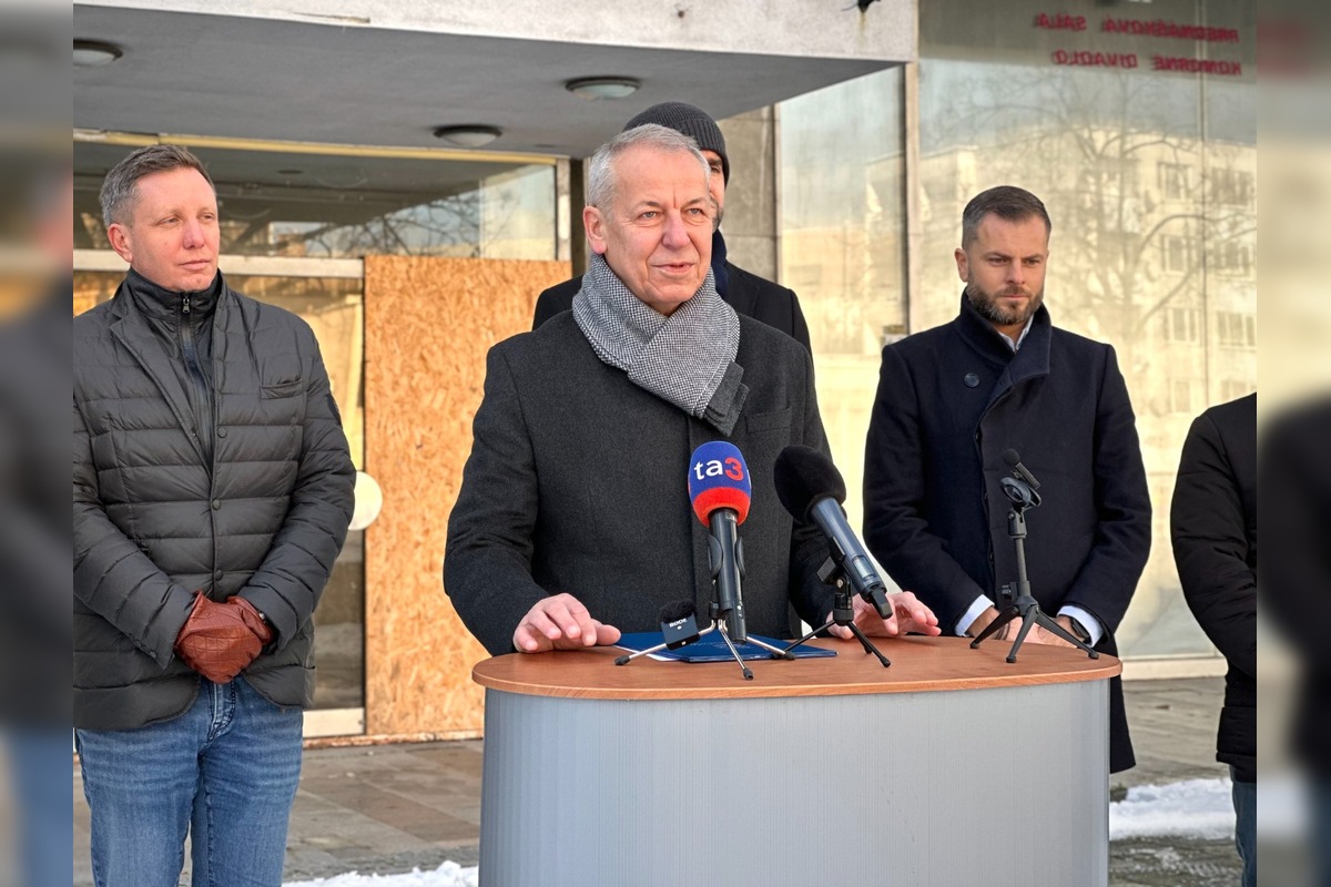 FOTO: Ikonický Dom kultúry v Banskej Bystrici chátra už roky, foto 4