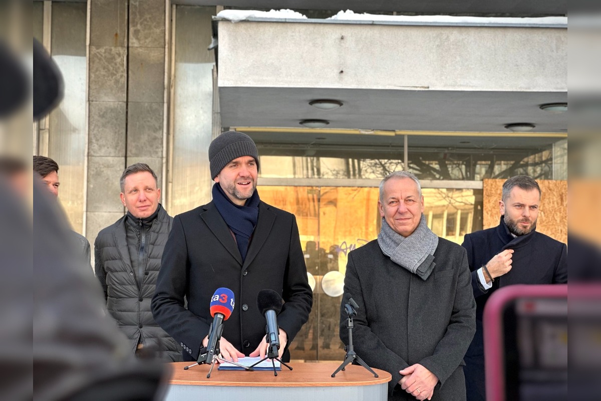 FOTO: Ikonický Dom kultúry v Banskej Bystrici chátra už roky, foto 5