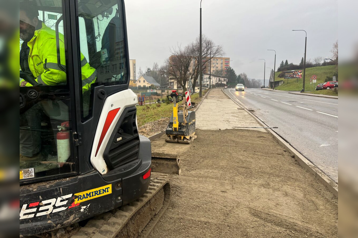 FOTO: Mesto reaguje na kritiku Sásovčanov, kedy dokončia rekonštrukciu chodníkov?, foto 3