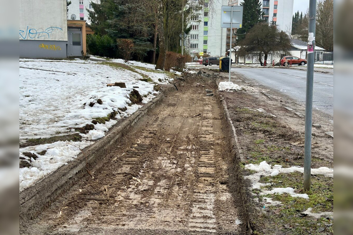 FOTO: Mesto reaguje na kritiku Sásovčanov, kedy dokončia rekonštrukciu chodníkov?, foto 5