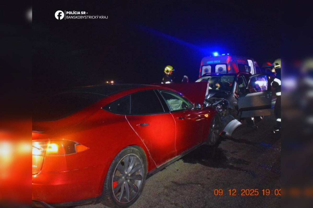 FOTO: Čelná zrážka medzi Hriňovou a Kriváňom, foto 3