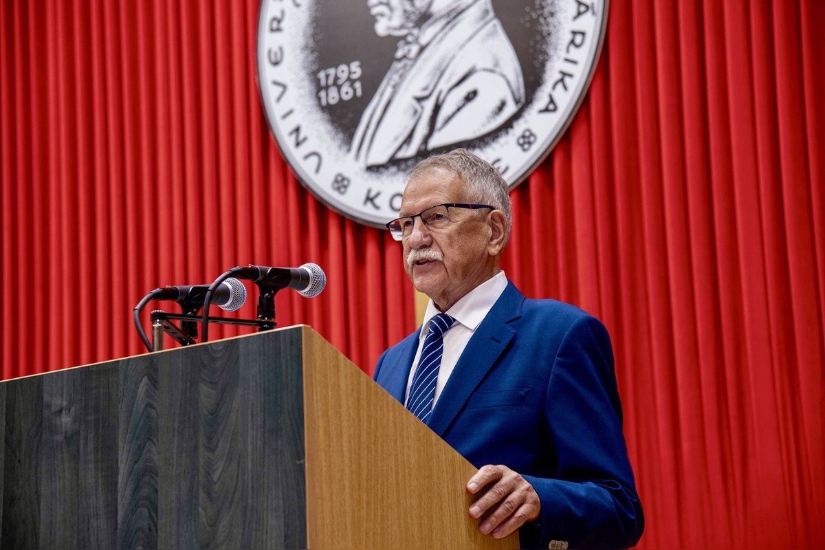 FOTO: Lekár Pavol Dlhopolček z Rooseveltovej nemocnice odchádza do dôchodku, foto 2