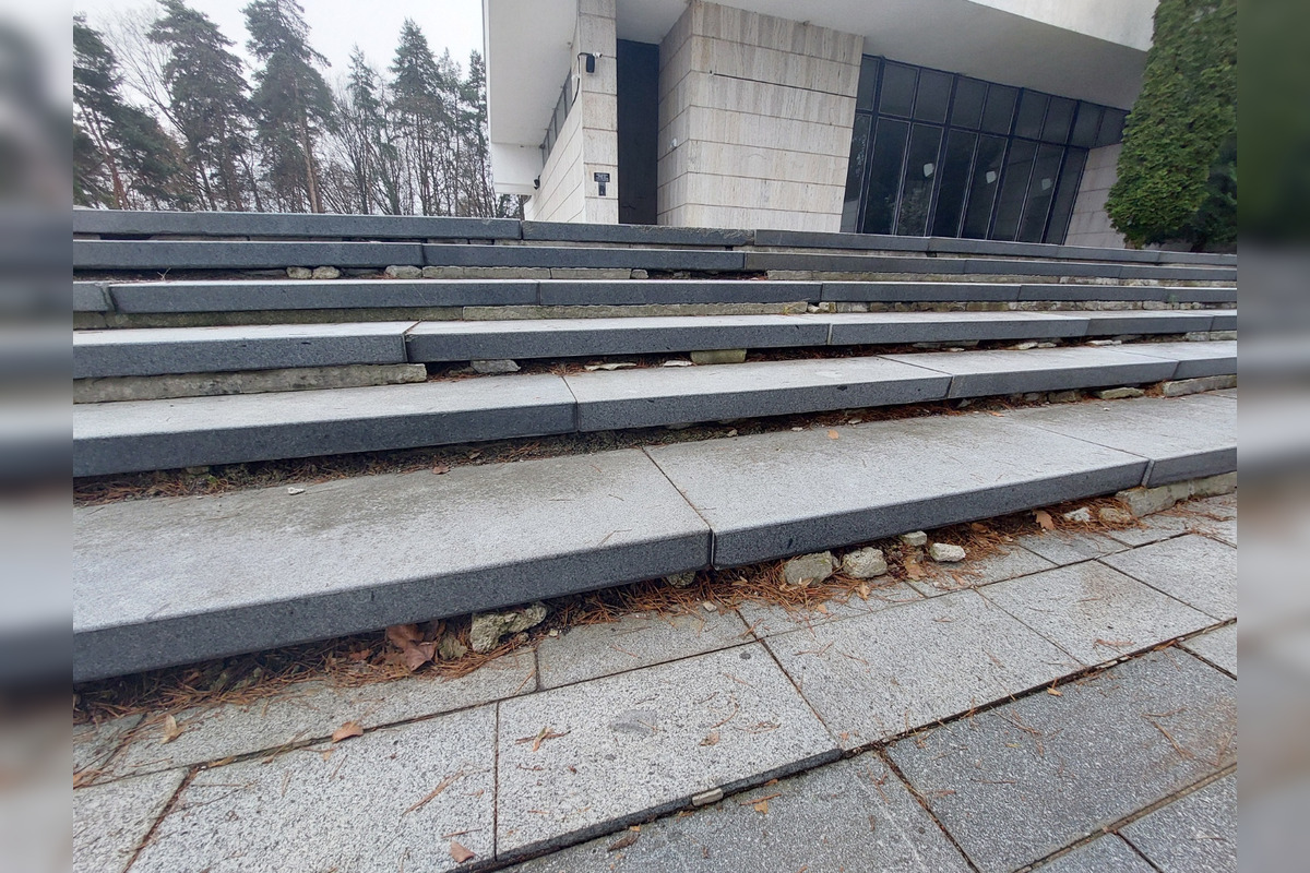 FOTO: Bystričanom sa nepáči, v akom stave je urnový háj či cintorín v Kremničke, , foto 10