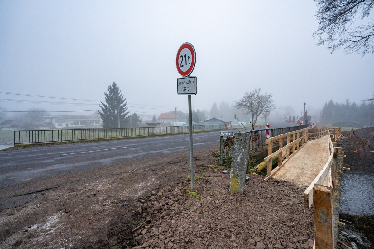 FOTO: Most nad Lutilským potokom v Žiari je pre dopravu úplne uzavretý, foto 7
