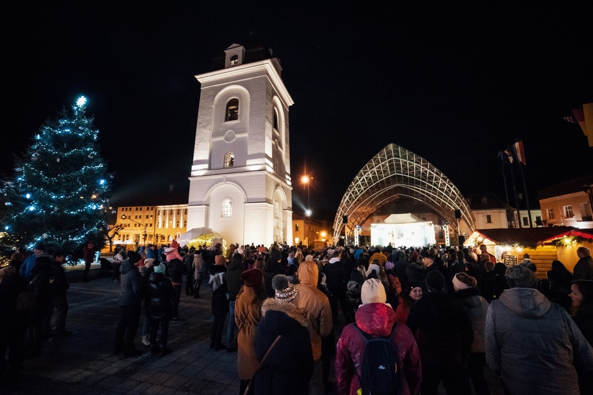 FOTO: Brezno sa premení na Ľadové mestečko, foto 5