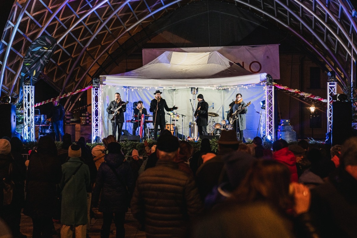 FOTO: Brezno sa premení na Ľadové mestečko, foto 6