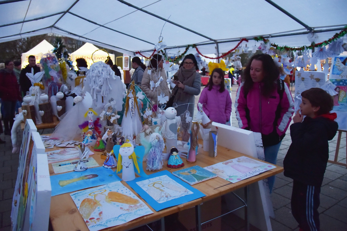 FOTO: Lučenec má nový rekord, pýši sa najväčším počtom anjelov na jednom mieste, foto 3