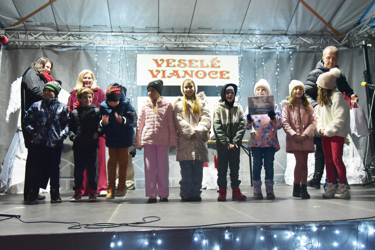 FOTO: Lučenec má nový rekord, pýši sa najväčším počtom anjelov na jednom mieste, foto 4