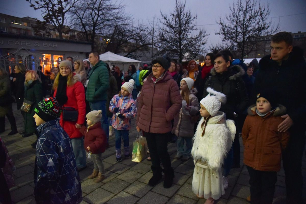 FOTO: Lučenec má nový rekord, pýši sa najväčším počtom anjelov na jednom mieste, foto 7