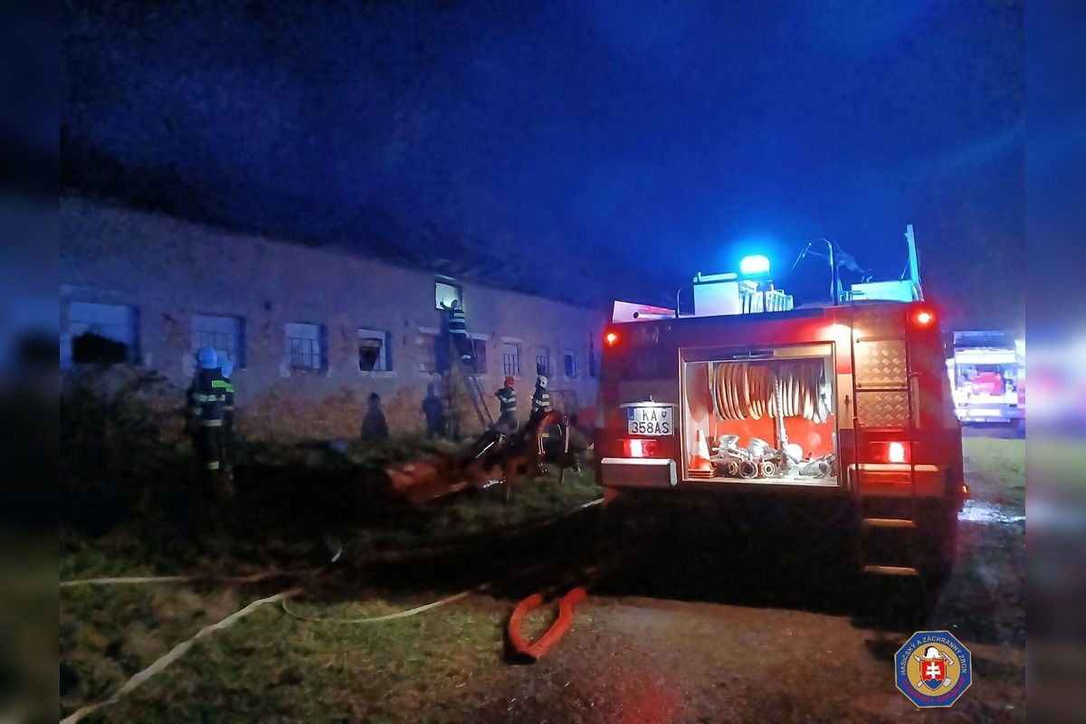 FOTO: Požiar hospodárskej budovy v Medovarciach, foto 1