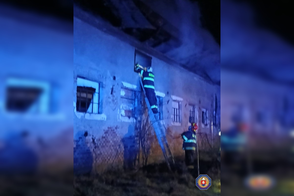FOTO: Požiar hospodárskej budovy v Medovarciach, foto 3