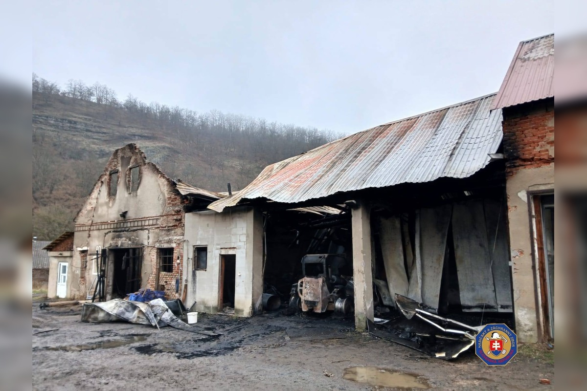 FOTO: Požiar hospodárskej budovy v Medovarciach, foto 4