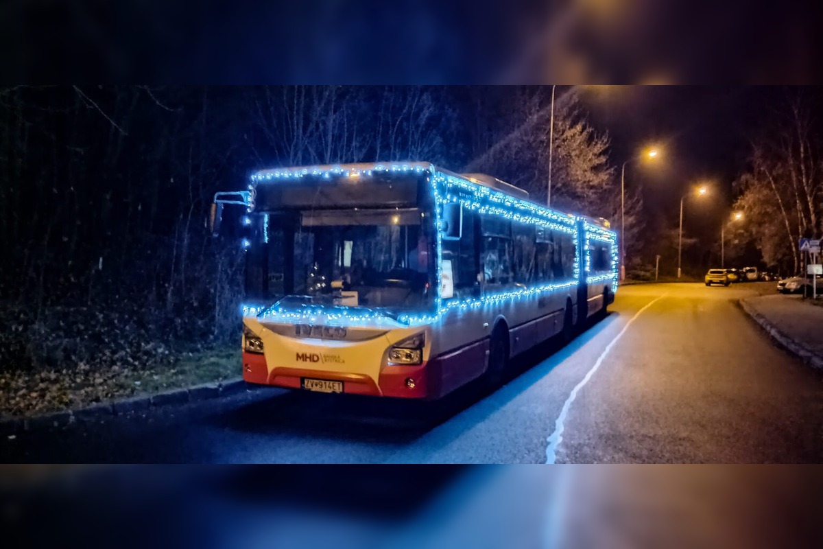 FOTO: Vianočný autobus teší Bystričanov, foto 3