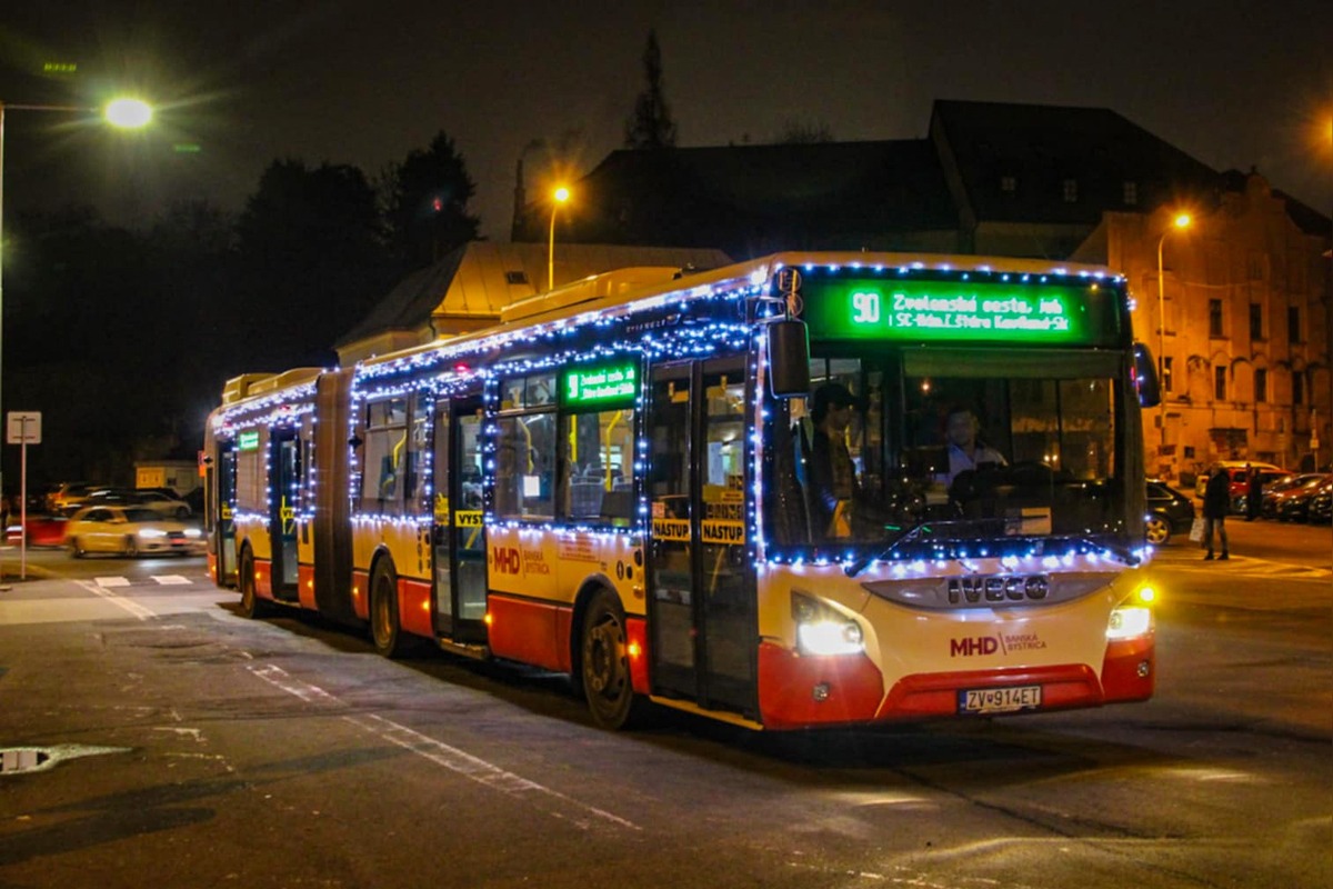 FOTO: Vianočný autobus teší Bystričanov, foto 4