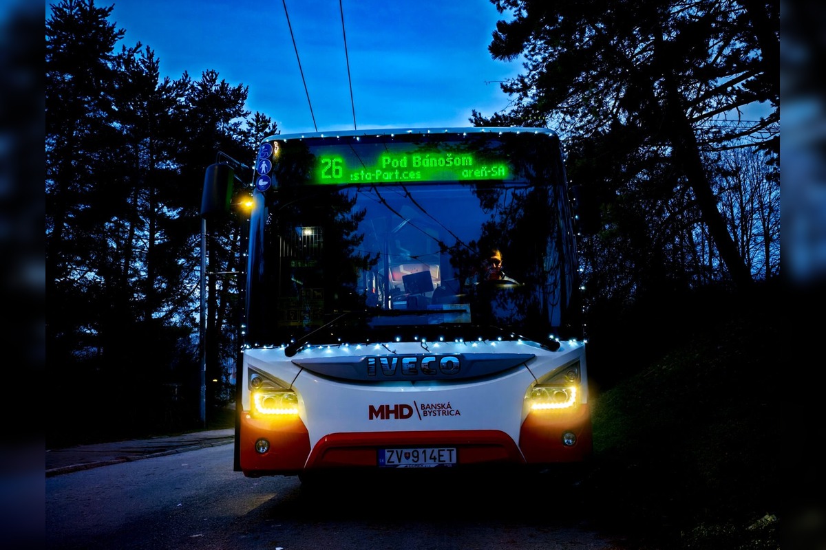 FOTO: Vianočný autobus teší Bystričanov, foto 5