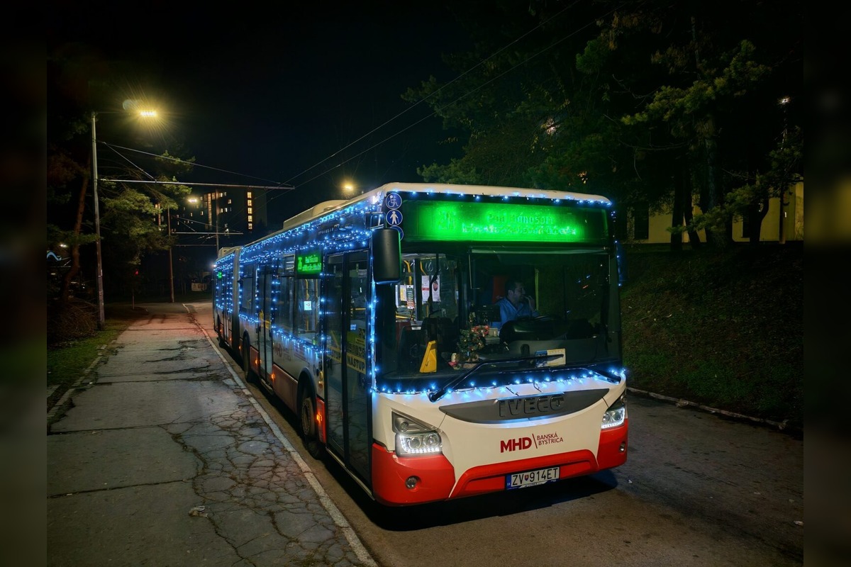 FOTO: Vianočný autobus teší Bystričanov, foto 7