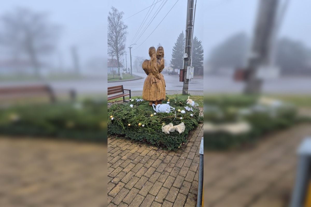 FOTO: Zničená vianočná výzdoba v Očovej, foto 2