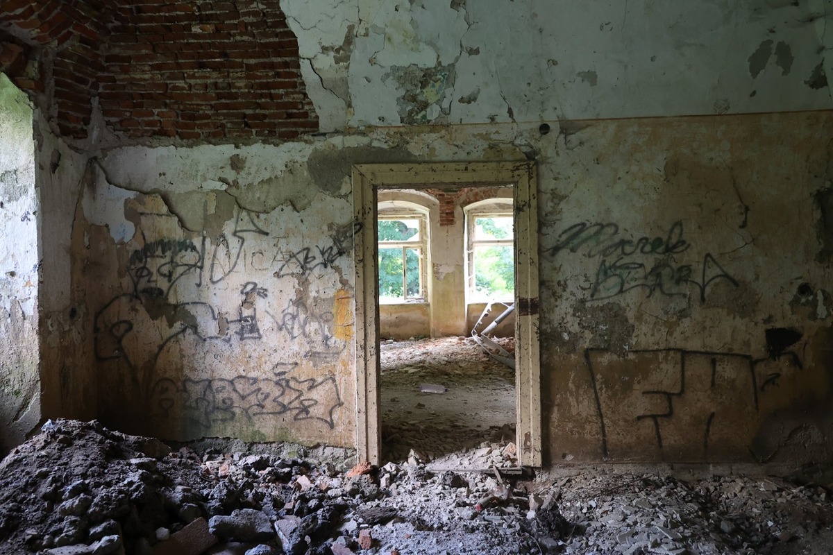 FOTO: Kaštieľ železiarov sa rozpadá pred očami, foto 3