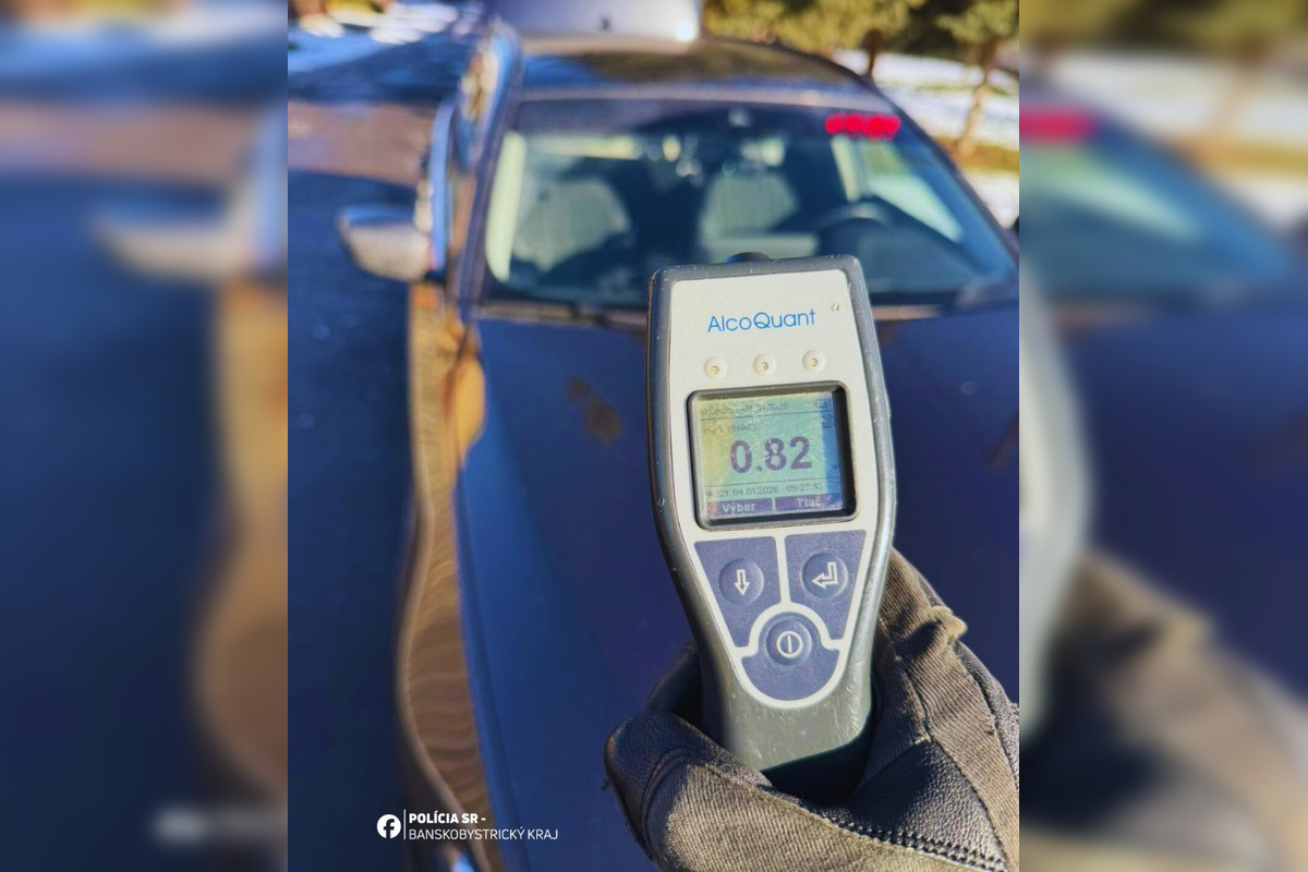 FOTO: Bystrickí policajti chytili 48-ročného vodiča pod vplyvom drog, v aute viezol aj dieťa, foto 2