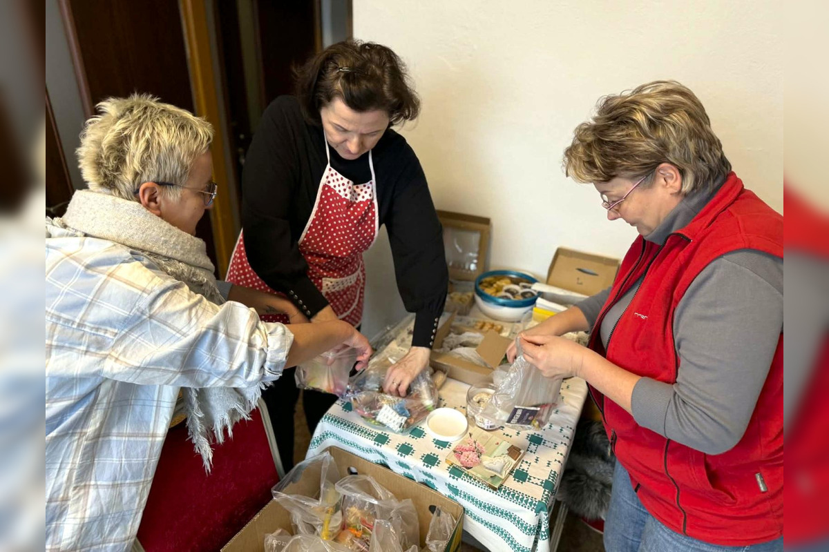 FOTO: Dobrovoľníci zo zvolenskej radnice pomohli ľuďom bez domova, foto 1