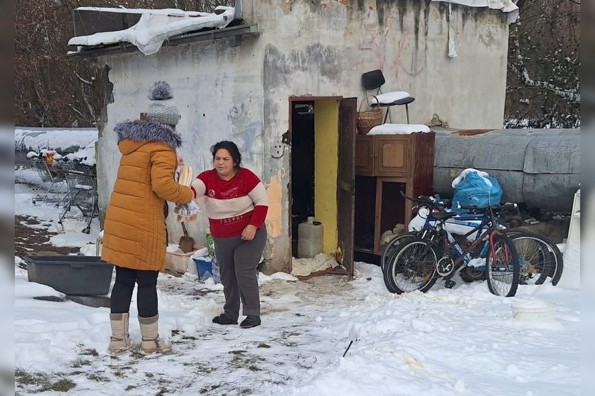 FOTO: Dobrovoľníci zo zvolenskej radnice pomohli ľuďom bez domova, foto 4