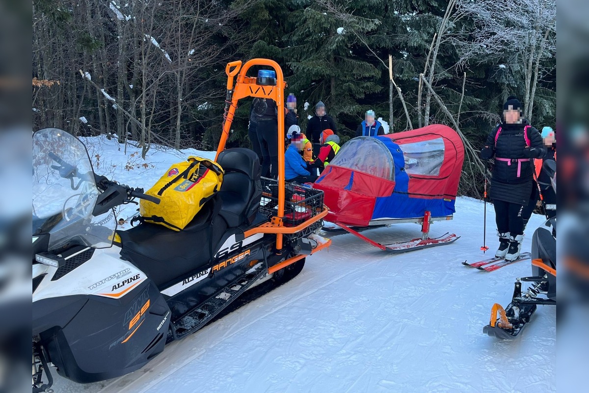 FOTO: Horskí záchranári pomáhali 56-ročnému bežkárovi s poranenou hlavou pod Lopúchovým vrchom, foto 2