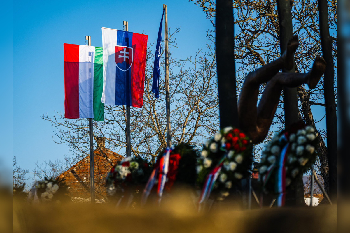 FOTO: Slovensko si pripomína okrúhle výročie leteckej tragédie, foto 3