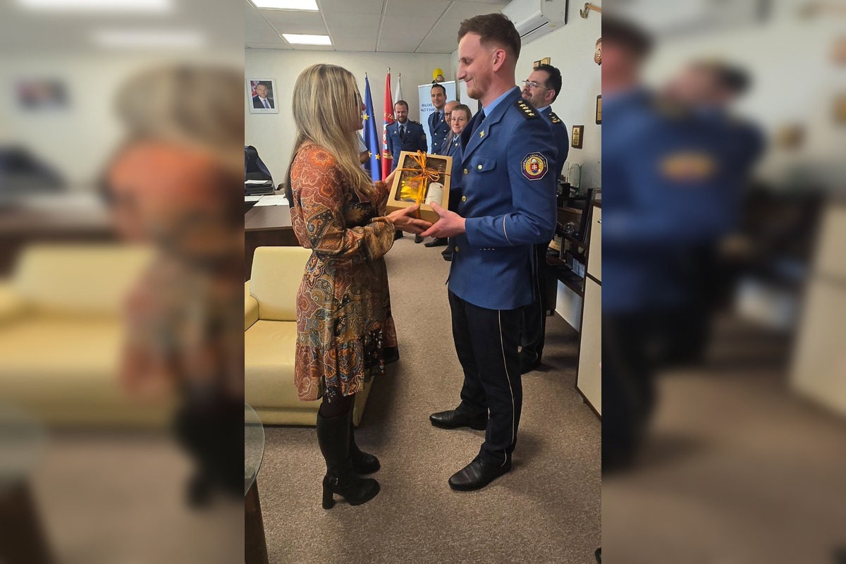 FOTO: Hasičovi z Banskej Bystrice sa poďakovala rodina zachráneného, foto 4