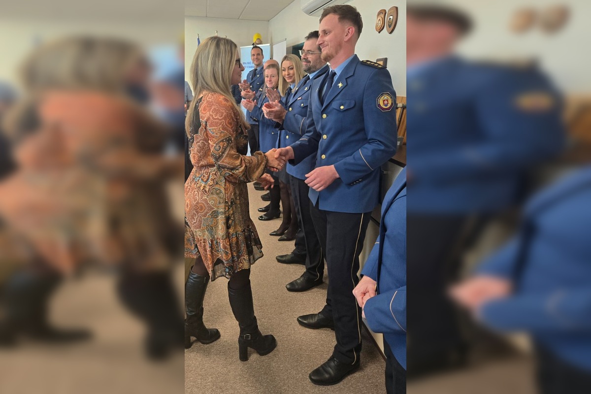 FOTO: Hasičovi z Banskej Bystrice sa poďakovala rodina zachráneného, foto 5