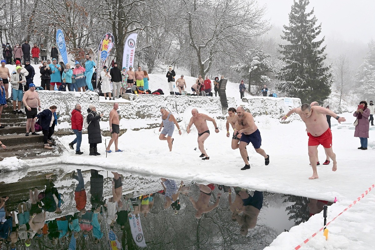 FOTO: Tajch Klinger zaplnili otužilci, foto 8