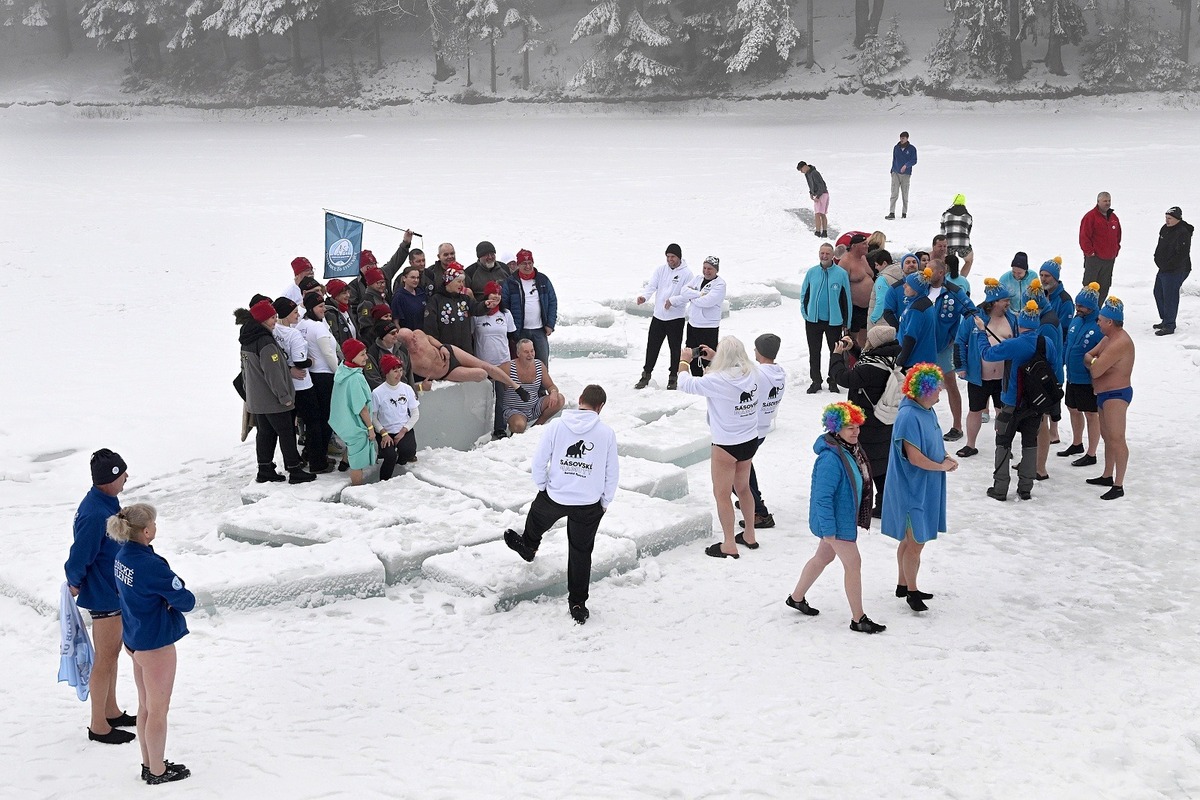 FOTO: Tajch Klinger zaplnili otužilci, foto 23